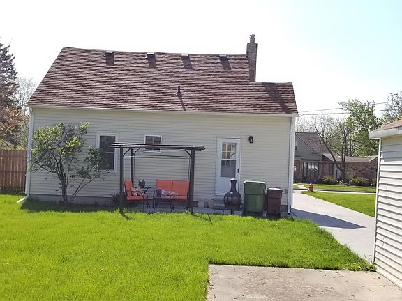 2nd image of 14453 Pearl Ave