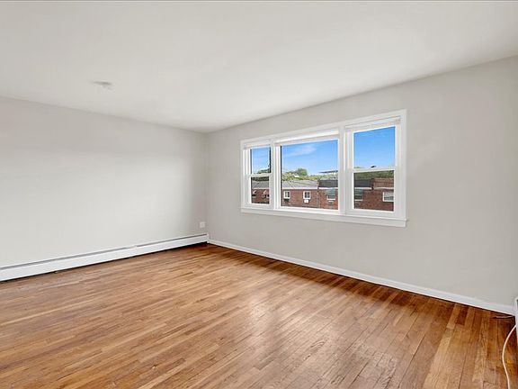 5th image of 1122 Throggmorton Ave Floor 2