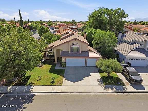 3rd image of 37732 Clark Ct