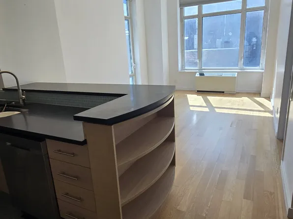 325 Fifth Avenue image 11 of 15