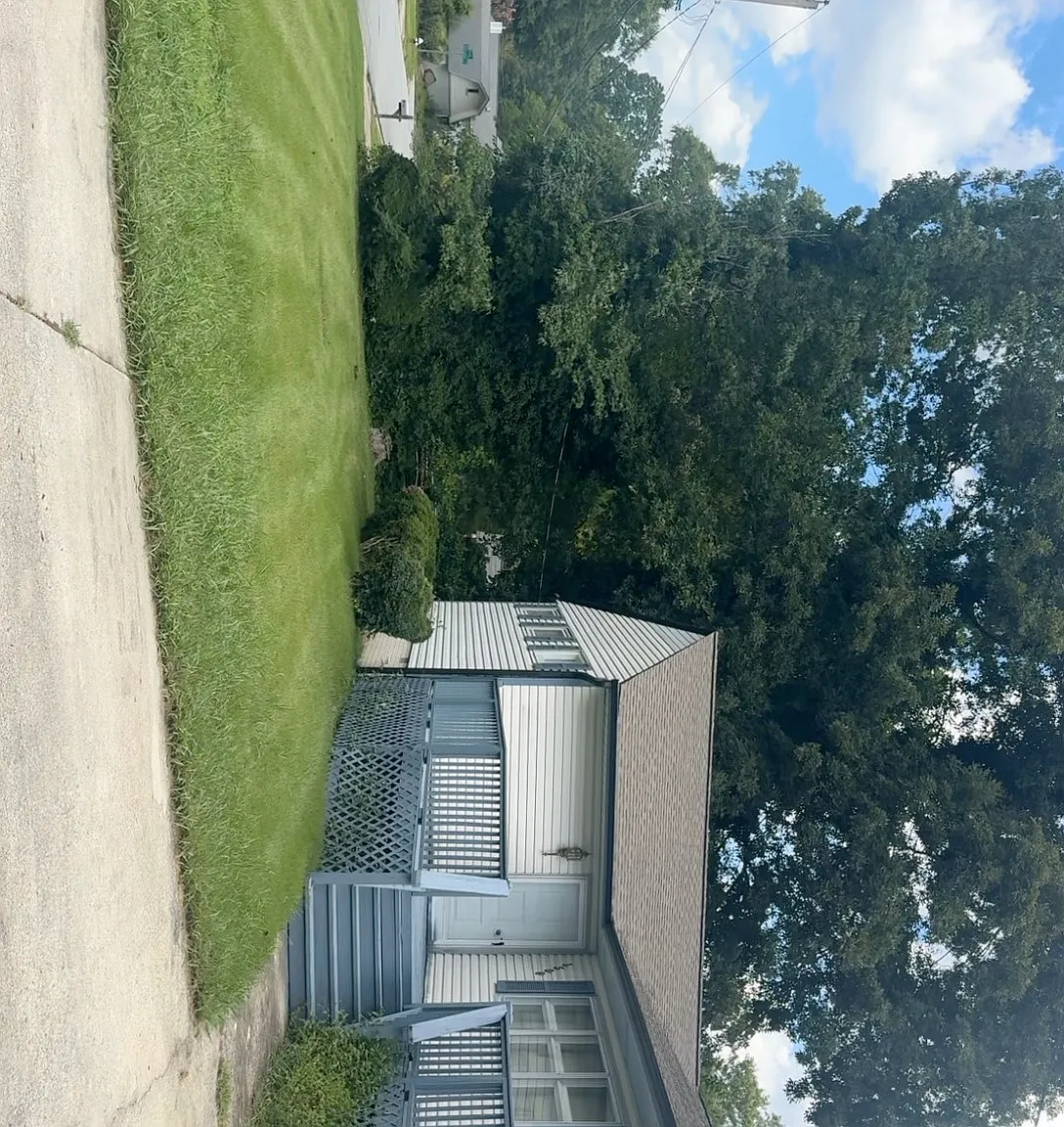 4 bed, 2700 sqft, $2,700 — Photo 4
