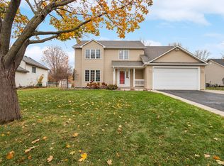 9443 72nd St S, Cottage Grove, MN 55016