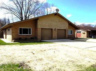 528 Elm St, Batavia, IL 60510