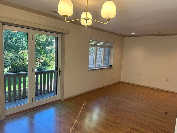 3rd image of 339 Paoli Woods Dr