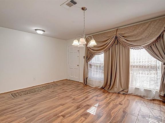 5th image of 11707 N Willow Cir
