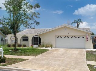 2033 Briarwood St, Dunedin, FL 34698