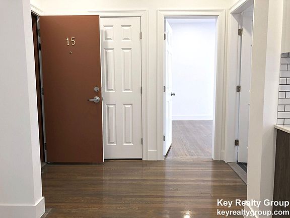 5th image of 35 Queensberry St APT 6