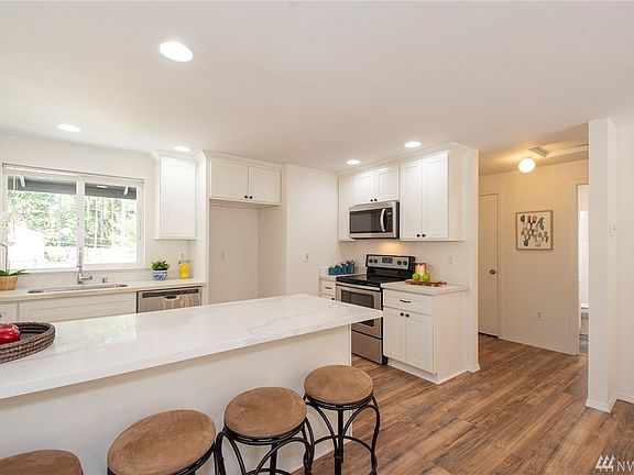 5th image of 19516 28th St