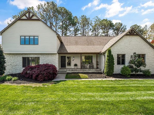 303 Llanerch Point