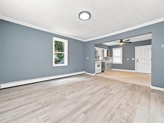 5th image of 40 Sherwood St