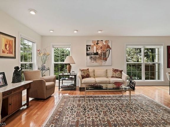 2nd image of 112 Coccio Dr