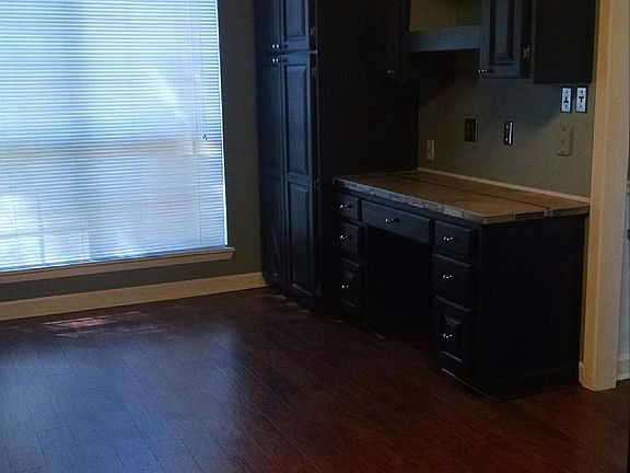 3rd image of 2 Lakewood Dr