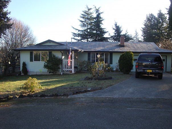 1st image of 2728 Cambridge Ct
