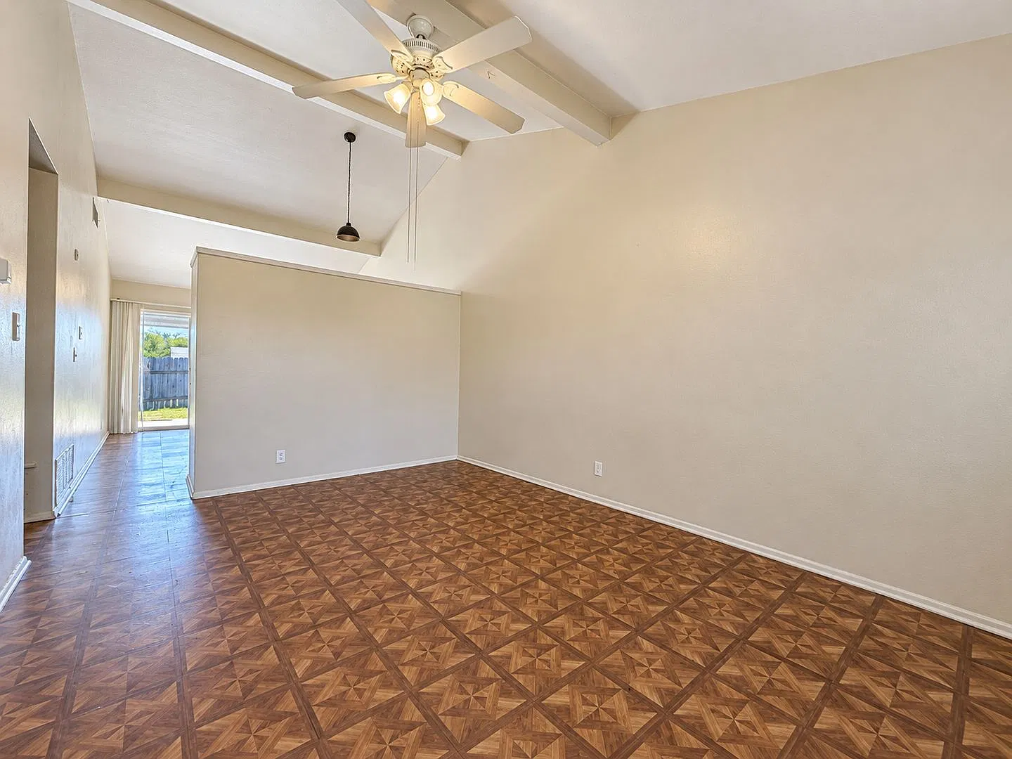 3-Bedroom Home in Northeast San Antonio Near Shopping and Parks — Photo 3