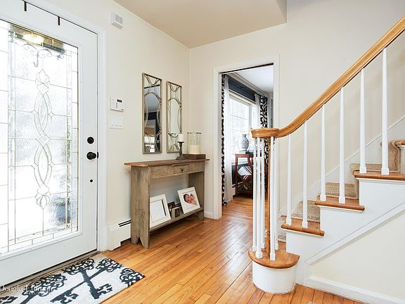 3rd image of 60 Apple Ln