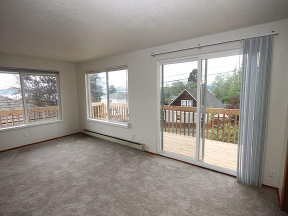 4th image of 1322 Perry Ave #A