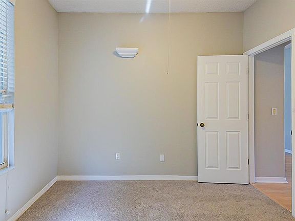 3rd image of 165 Forest Park Cir