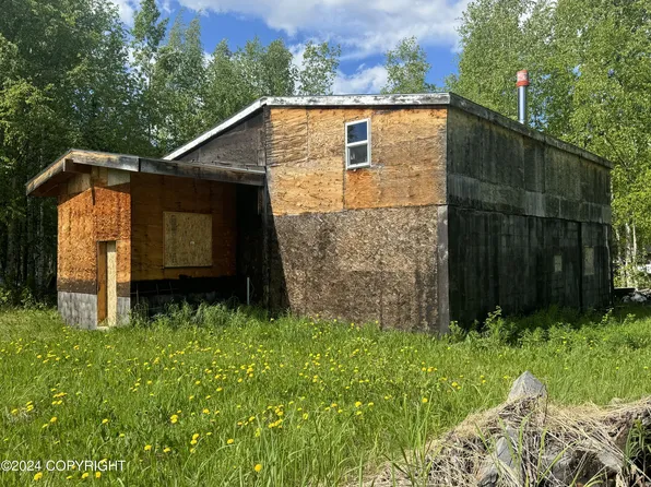 7451 W Captain Hook Dr, Wasilla, AK 99623