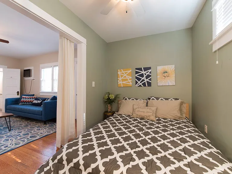 3122 1/2 E 8th St #1/2 — Photo 8