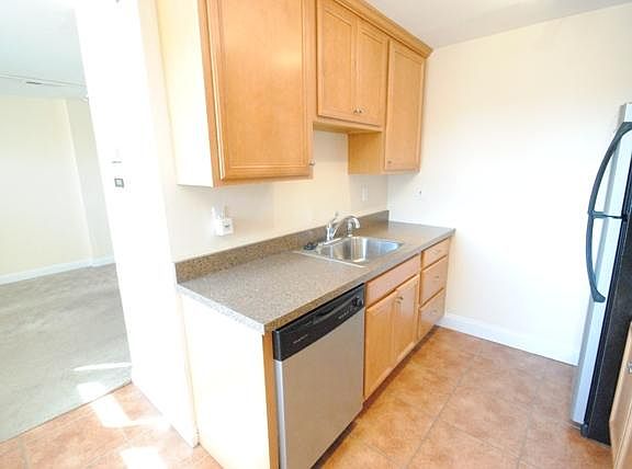 2nd image of 4910 Washington Blvd #3