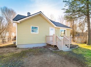 120 N Conklin Rd, Lake Orion, MI 48362