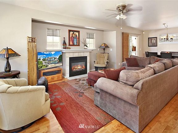 3rd image of 1336 Undine St