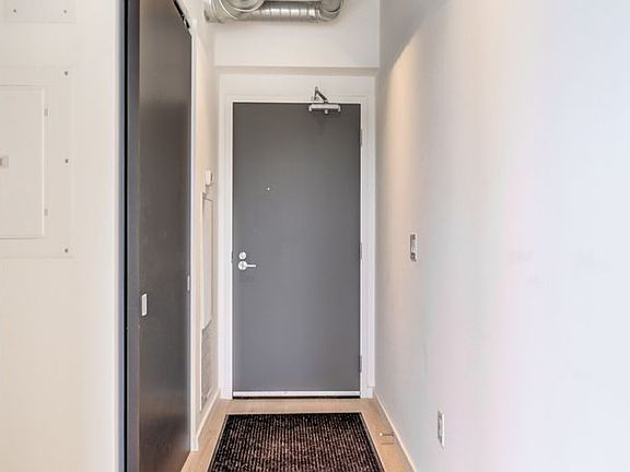 4th image of 170 Bayview Ave #1404