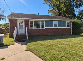 16 Harland Ct, Hampton, VA 23666