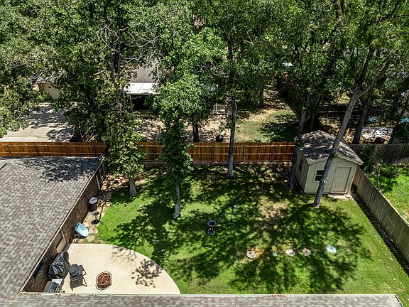 4th image of 101 Lost Oaks Dr