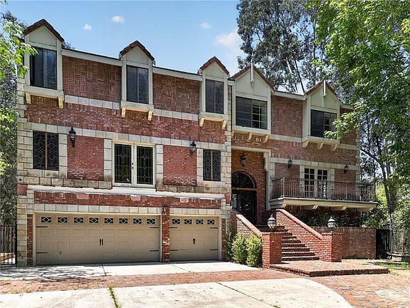 4th image of 3243 Iredell Ln