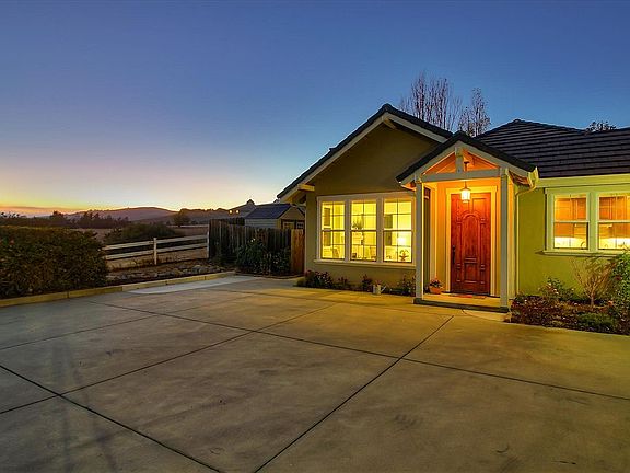 3rd image of 729 Monterey Salinas Hwy