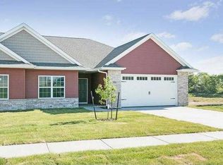 524 Majestic Oak Rdg, Solon, IA 52333