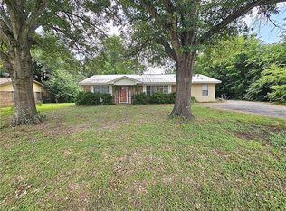 910 Phyllis Ln, Groesbeck, TX 76642