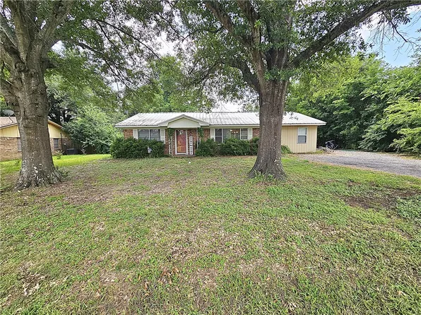 910 Phyllis Ln, Groesbeck, TX 76642