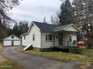 208 Mountain Spring Ave, Hawley, PA 18428