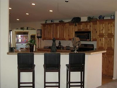 Kitchen bar area