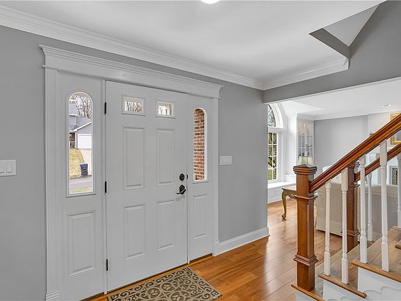 4th image of 120 Village Dr