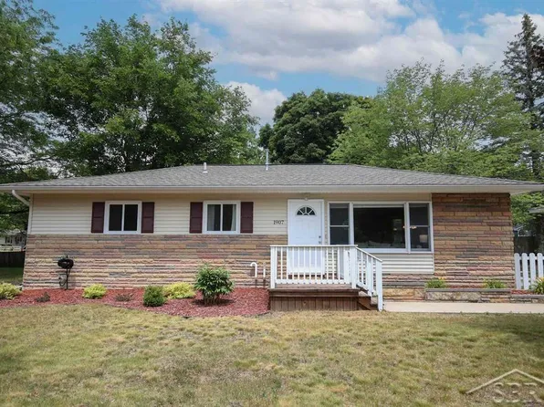 1907 Bauss St, Midland, MI 48642