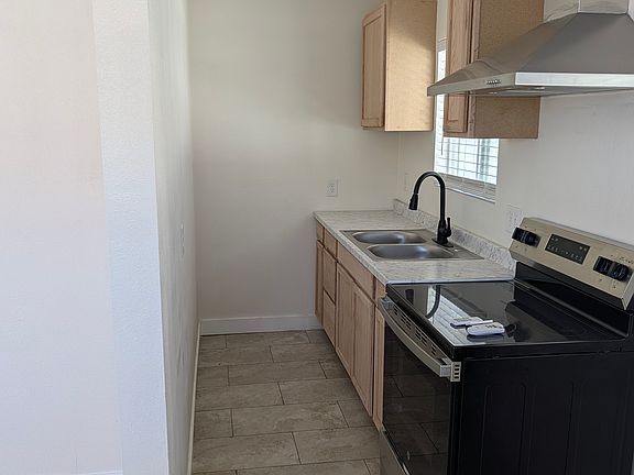 2nd image of 305 N 15th St Unit D