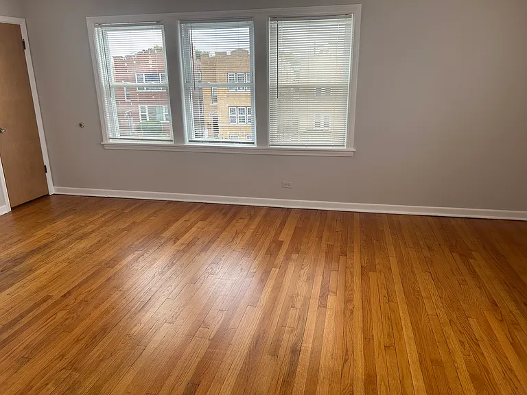 5258 W Henderson St #2 — Photo 10