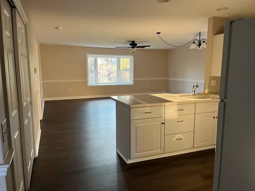 3 bed, 2250 sqft, $2,000 — Photo 2