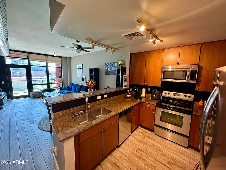 310 S 4th St #607 — Photo 5