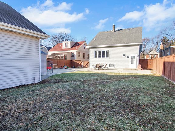 3rd image of 10541 S Lawndale Ave