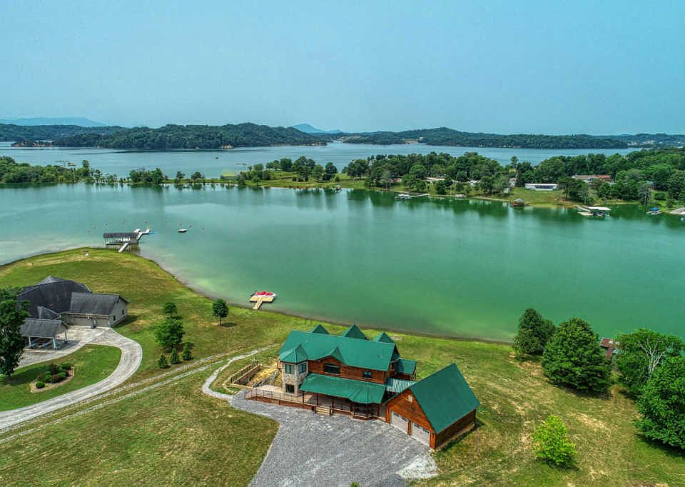 1st image of 2019 Harbor Hills Dr