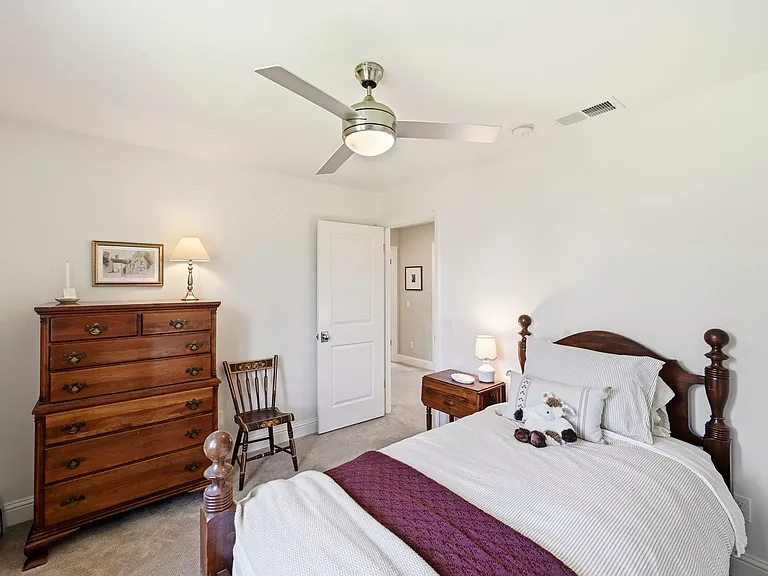 516 Country Ln — Photo 29