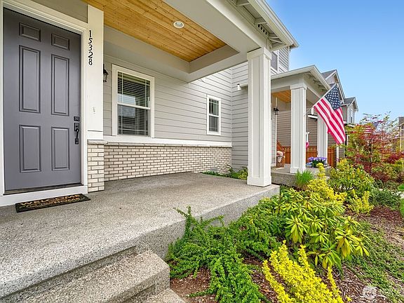 3rd image of 15328 208th Avenue E