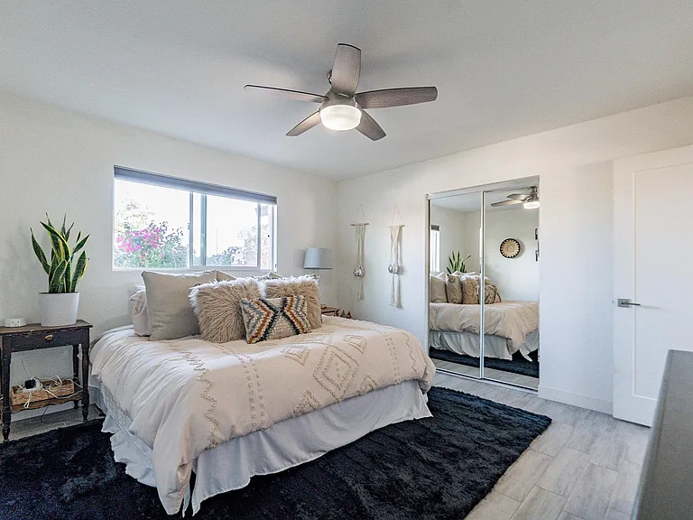 4724 E Polk St — Photo 14