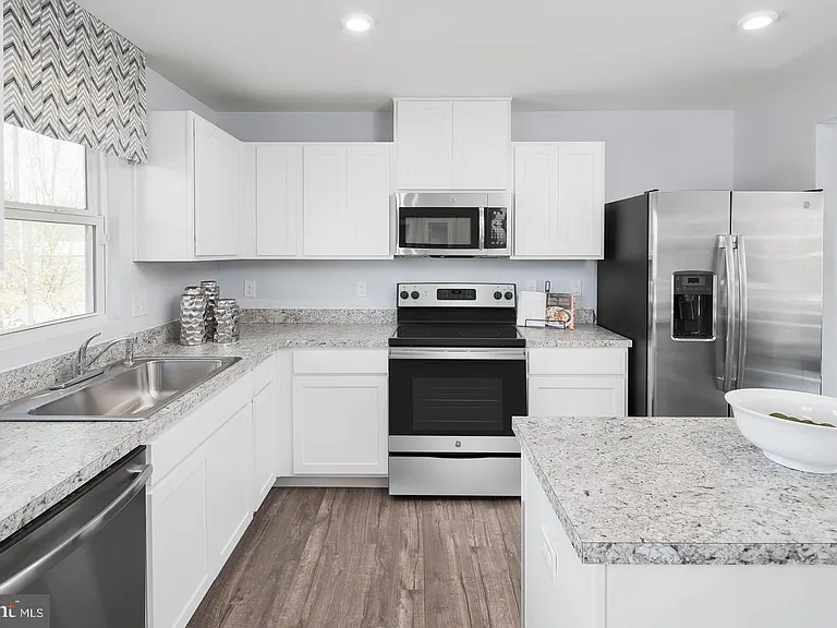 112 Hamilton Ln — Photo 6