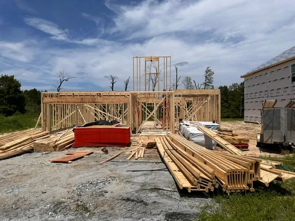 214 Black Oak Dr, Smiths Station, AL 36877