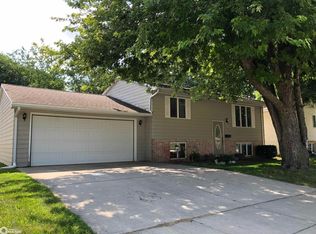 1208 N 5th St, Clear Lake, IA 50428